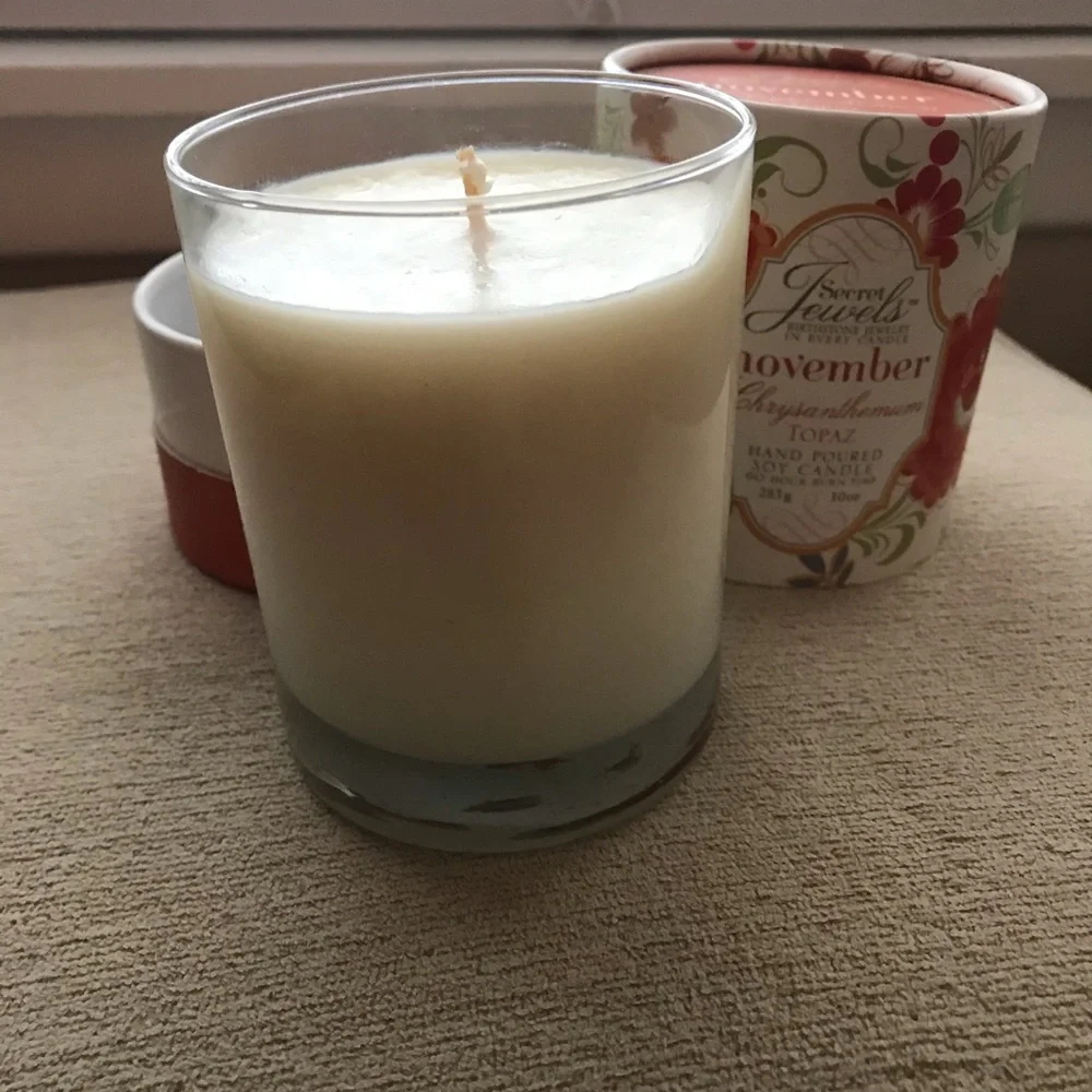 Secret Jewels Hand Poured Candle with Hidden Jewelry